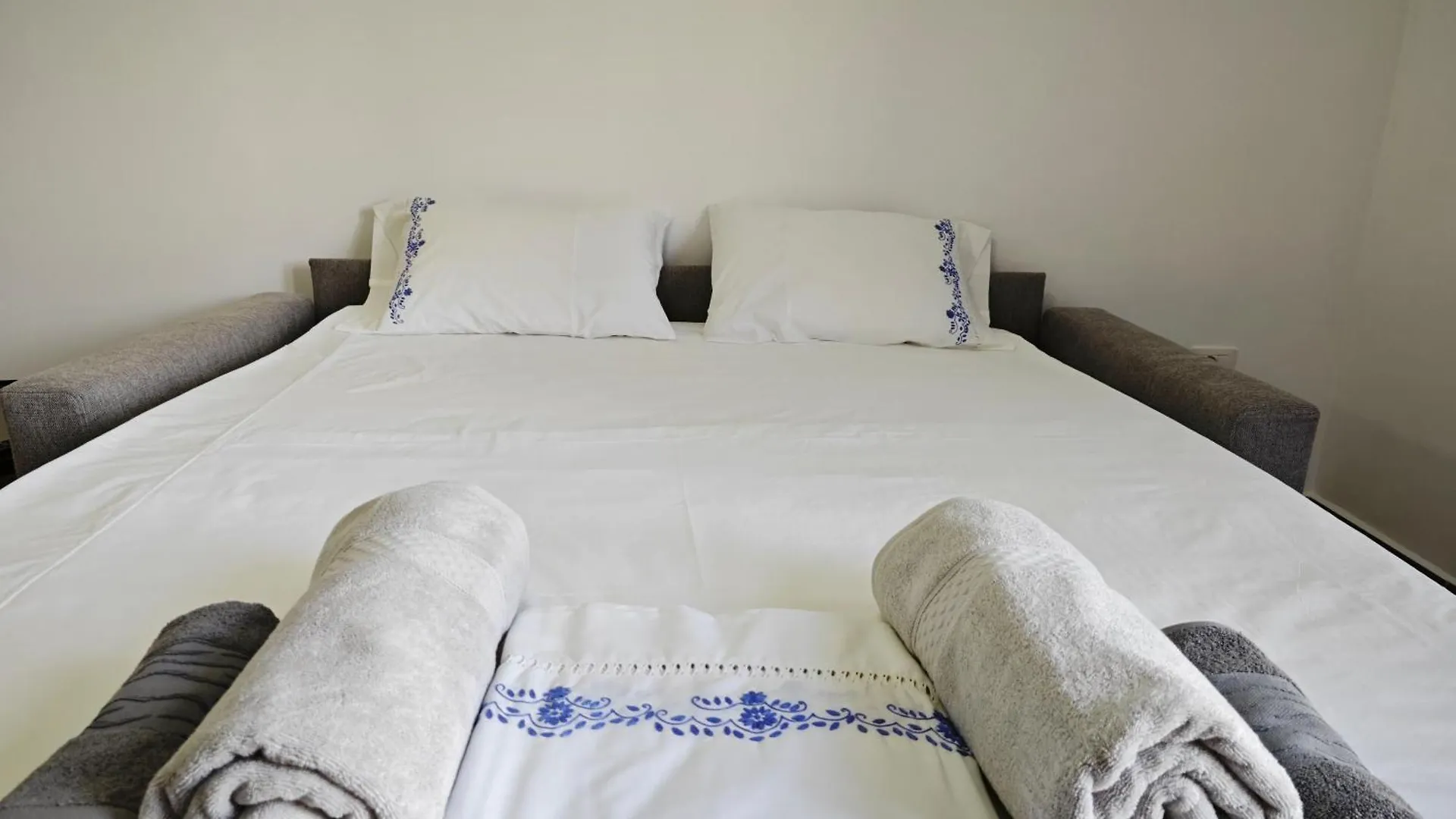 Vasil Gjika Apartment 1 Τίρανα